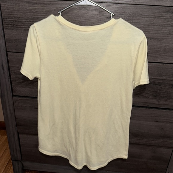 Cute Soft yellow 💛soft v-neck to shirt! - Picture 2 of 4